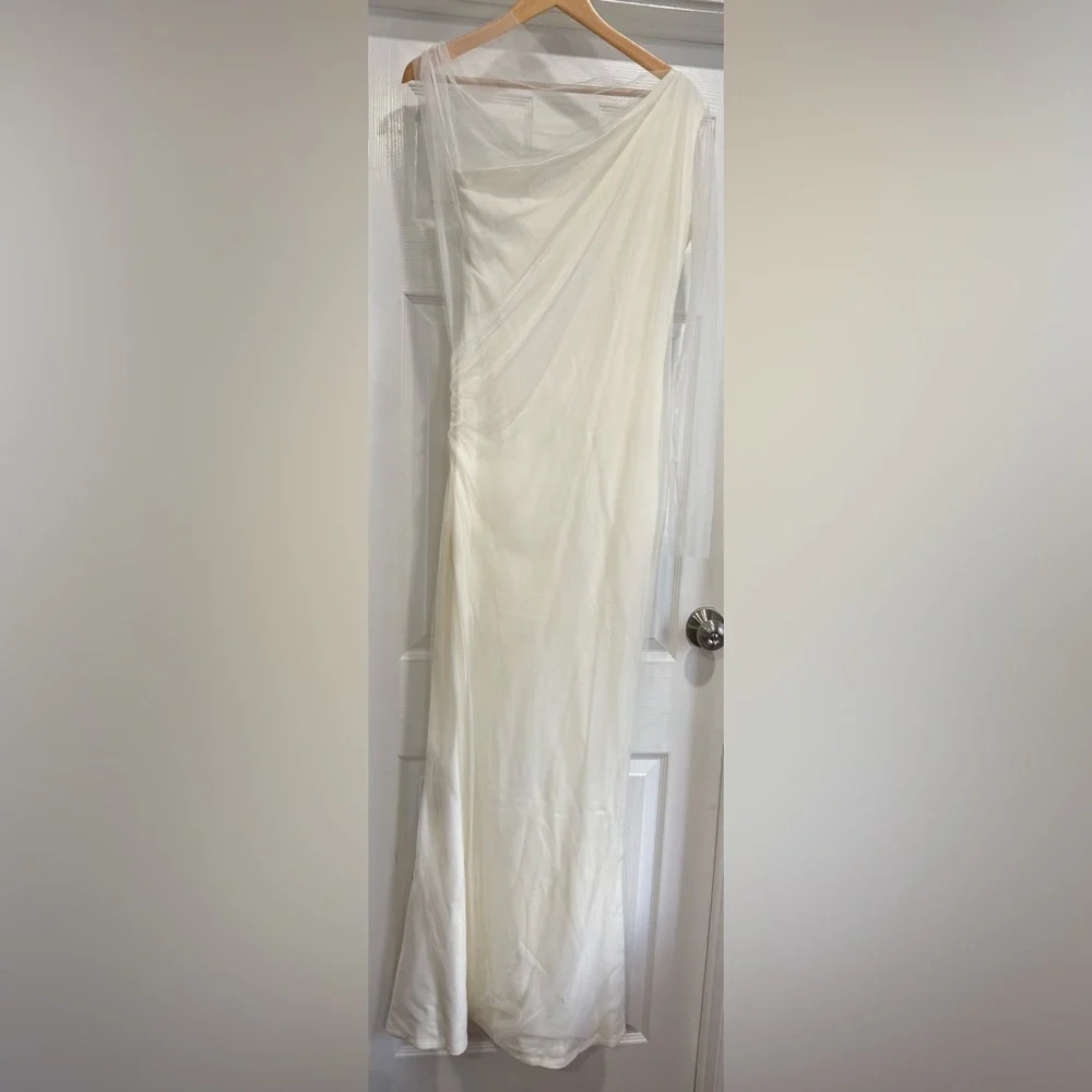 Elegant One Shoulder White Dress - Picture 9 of 16